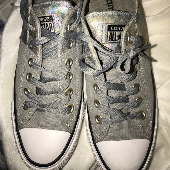 Converse Shoes - Size 8 converse worn twice